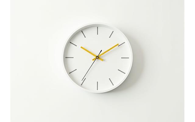 Horloge moderne affichant les heures de bureau